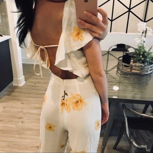 NWT Cozumel Jumpsuit in Yellow Floral - Picture 4 of 4